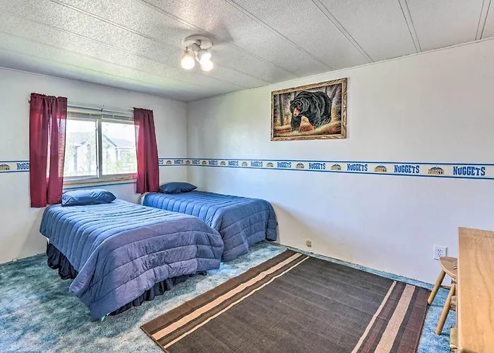 Basecamp 6 Bed Near Power Plant, Glendo Holiday home